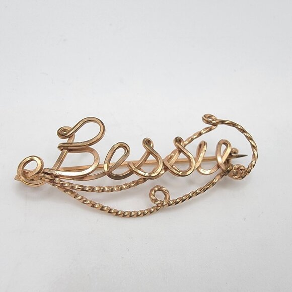 Vintage Goldtone Script Cursive‎ Banner Name Bessie Pin Brooch - Picture 1 of 2